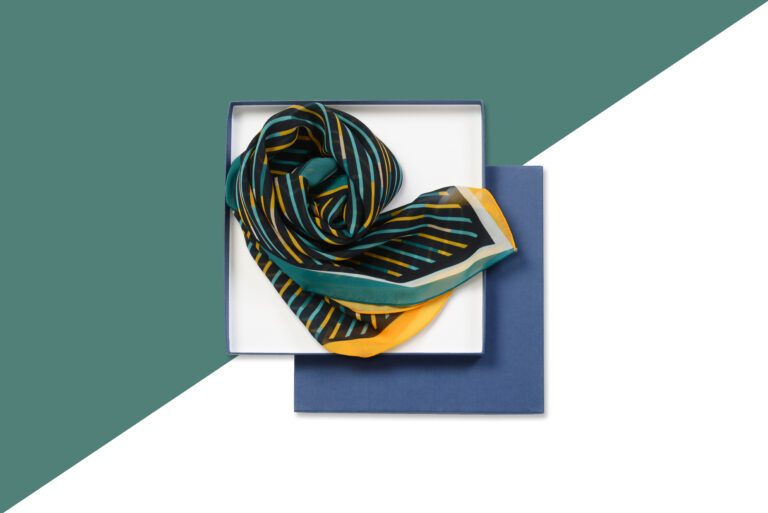 foulard_boite_fond_vert_blanc